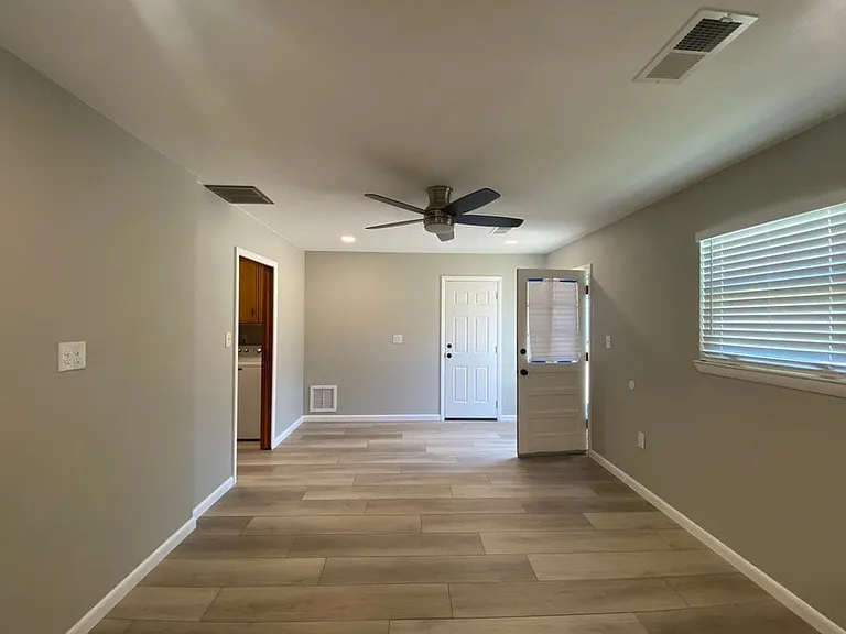 400 Argyle Ct — Photo 15