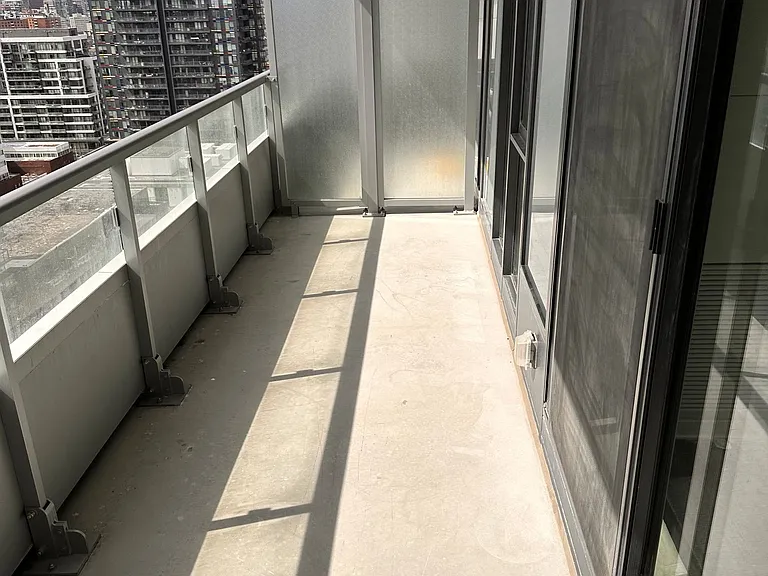 225 N Sumach St #1704 — Photo 14
