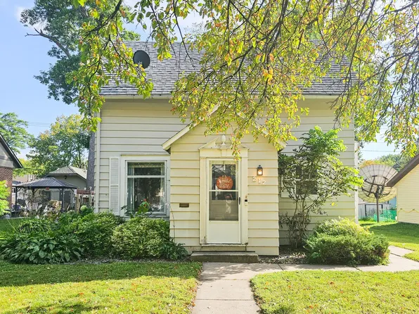 212 E Wyoming St, Redwood Falls, MN 56283