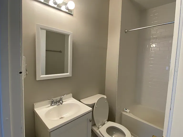 609 Dale St N #1 — Photo 8