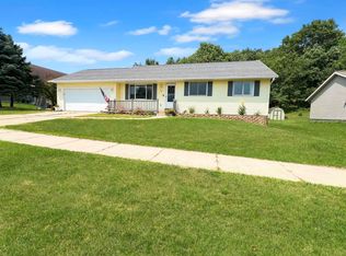 20 Barbara Ann Dr, Reedsburg, WI 53959