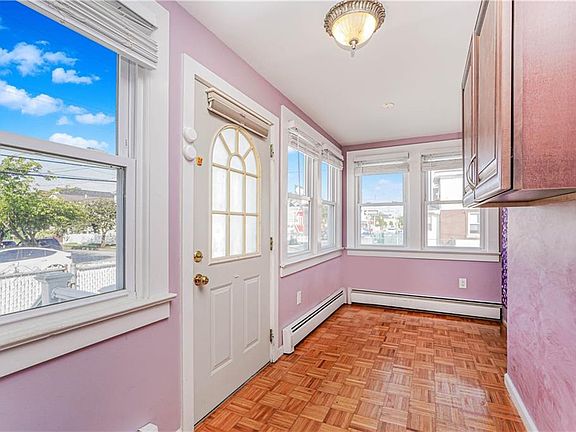 3rd image of 528 Lincoln Ave