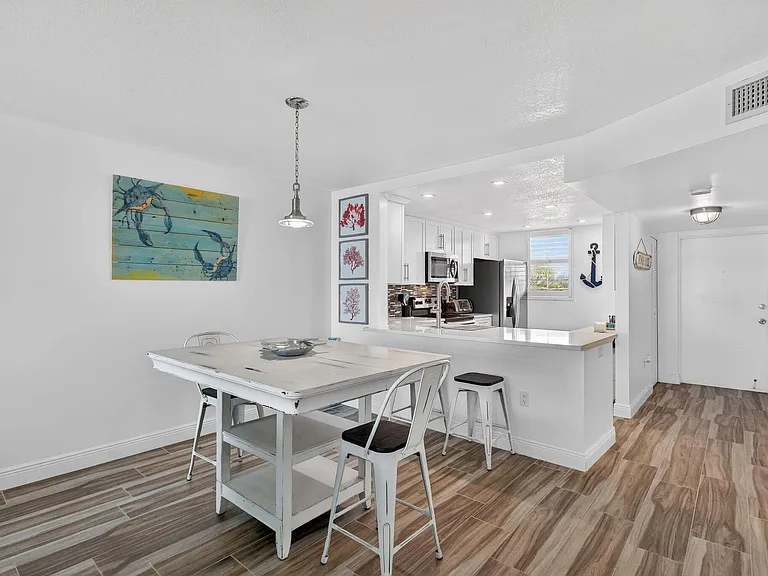 9940 S Ocean Dr #202 — Photo 6