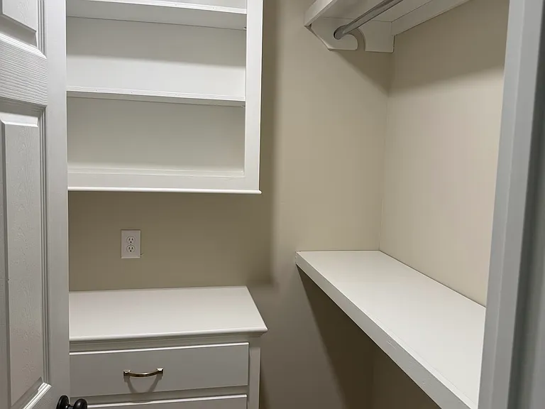 238 Cloverdale Pl — Photo 16