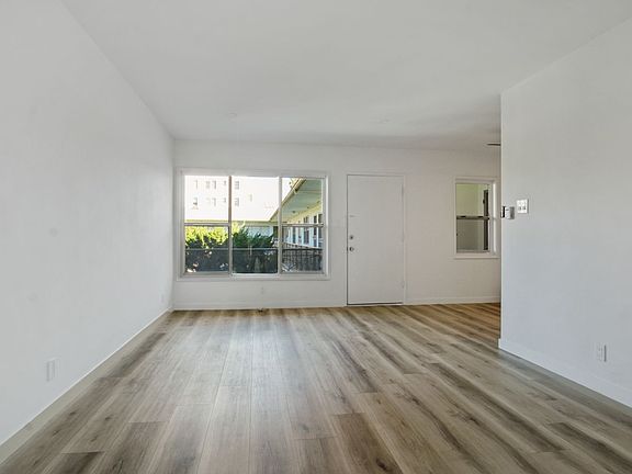 5th image of 300 California Ave APT 33