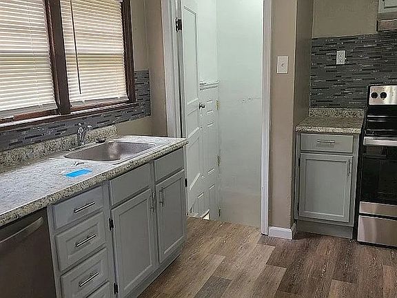 5th image of 2586 Redman Ave