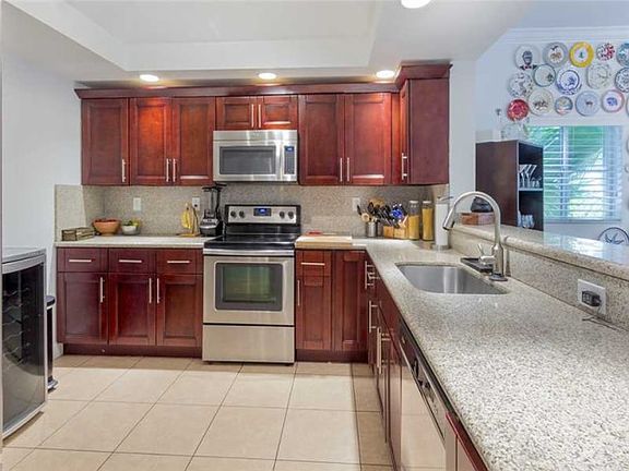 4th image of 3038 NE Quayside Ln #39