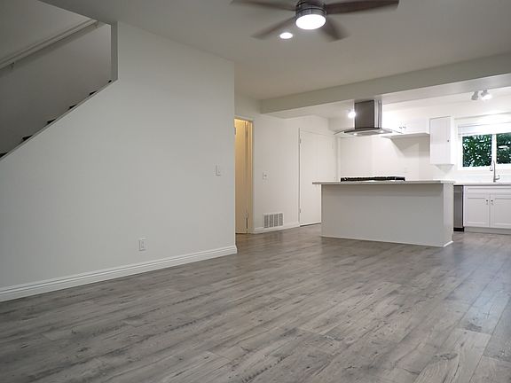 4th image of 17697 Walnut St