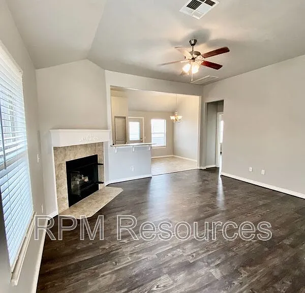 3708 New London Ave — Photo 4