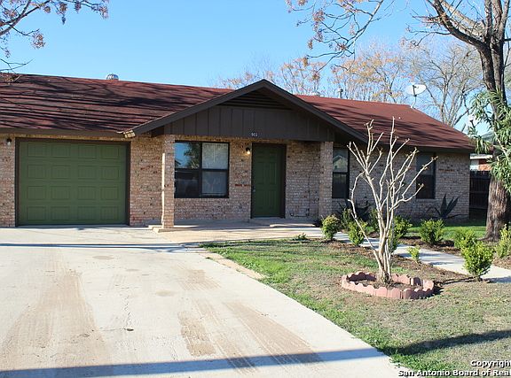 2nd image of 903 Peach St