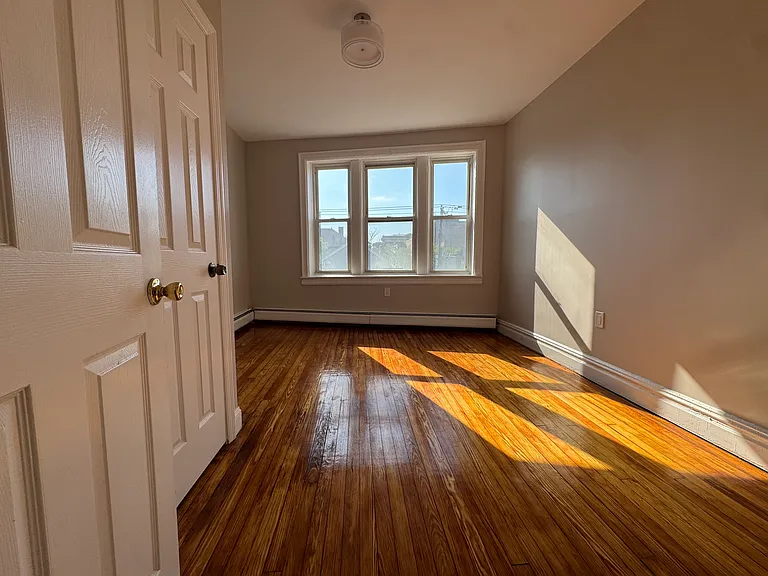233 Fowler Ave #6 — Photo 4