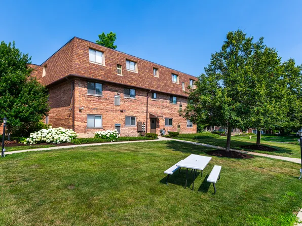 1500 S Fairfield Ave APT 2A, Lombard, IL 60148