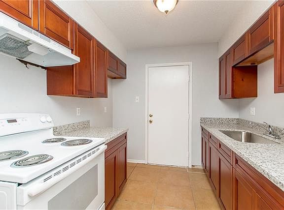 5th image of 8890B Sunnyside Dr