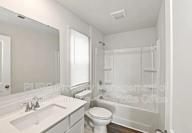 386 Hollingswood Dr — Photo 11