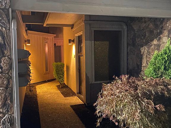 2nd image of 2120 Duportail St APT 9