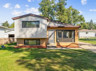 634 E Emerson Ave, Lombard, IL 60148