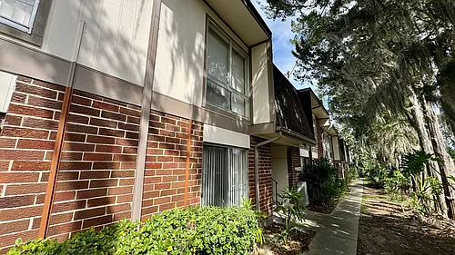1700 SW 16th Ct Photo 1