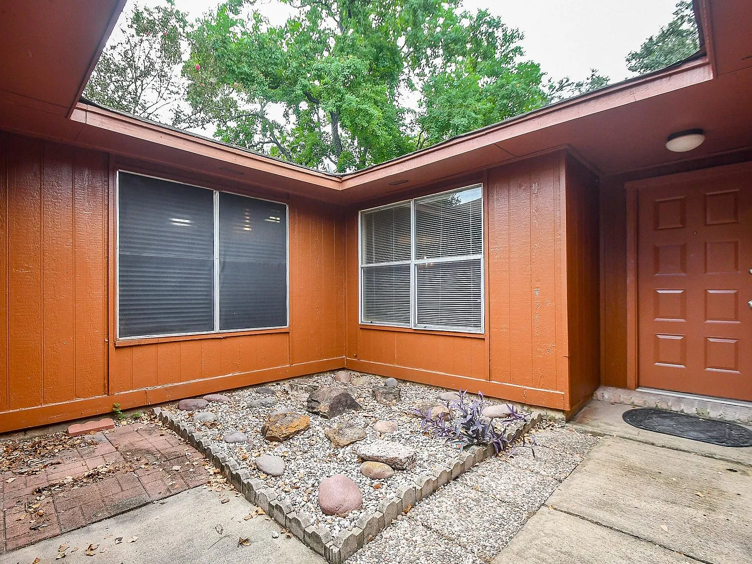 3 bed, 2.0 bath, 1612 sqft, $1,780 — Photo 3