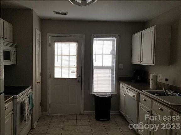 5th image of 16854 Bridgeton Ln