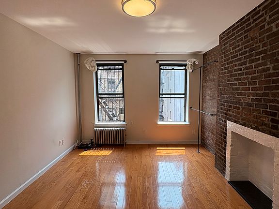 3rd image of 40 Ludlow St APT 14