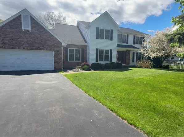 125 Jersey Black Cir, Rochester, NY 14626