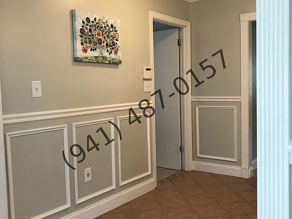 3rd image of 320 Crosby Ct