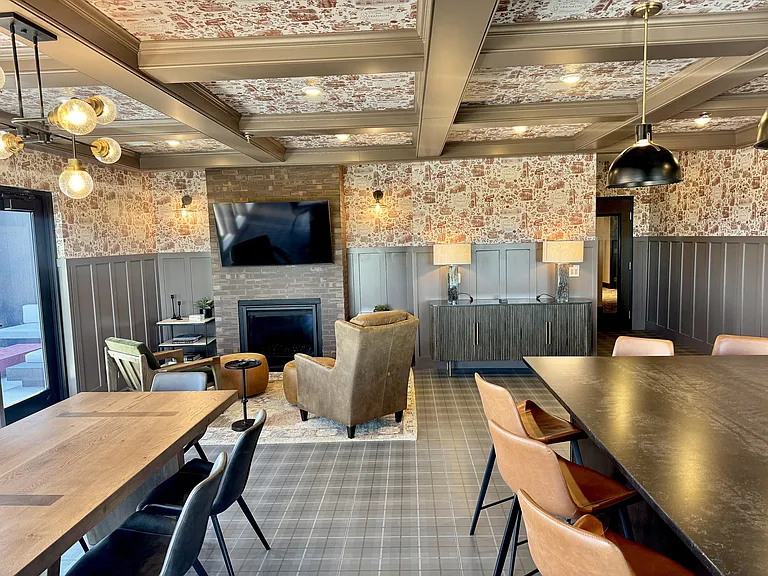 7th Floor Club Room