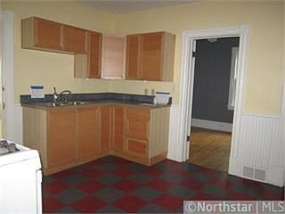 5th image of 405 23rd Ave N #E