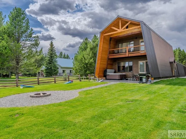 3776 Snake River Rd, Island Park, ID 83429