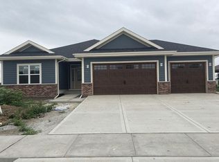 632 S Poplar Cir, Manteno, IL 60950