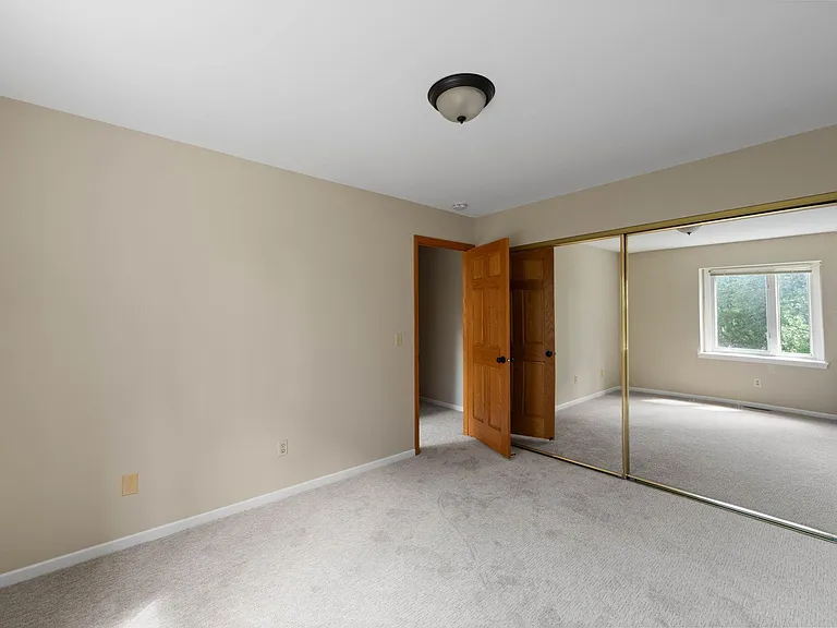 304 Pondridge Cir — Photo 21