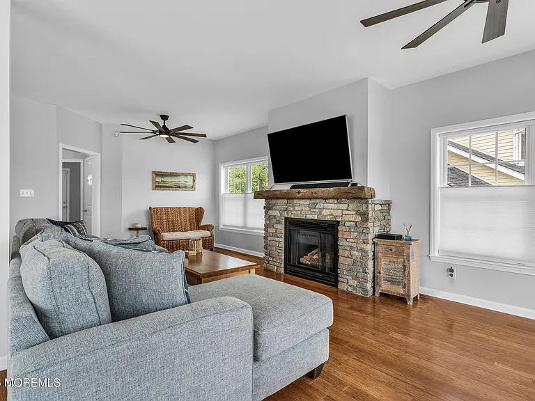3306 Windsor Ave — Photo 23