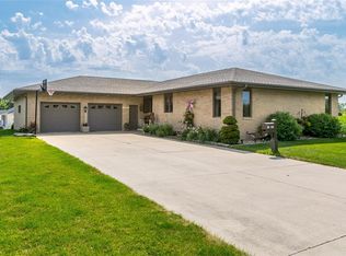 400 Barr St, Olin, IA 52320
