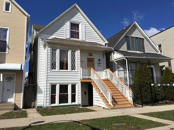 3rd image of 3752 N Sacramento Ave