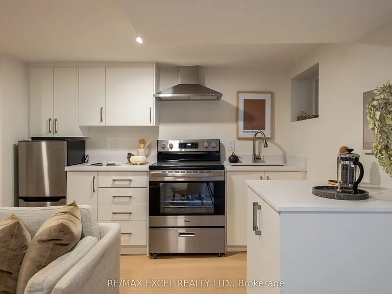 254 Bain Ave — Photo 31