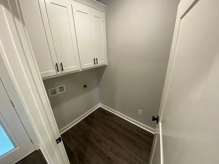 606 SW 3rd St #2 — Photo 11