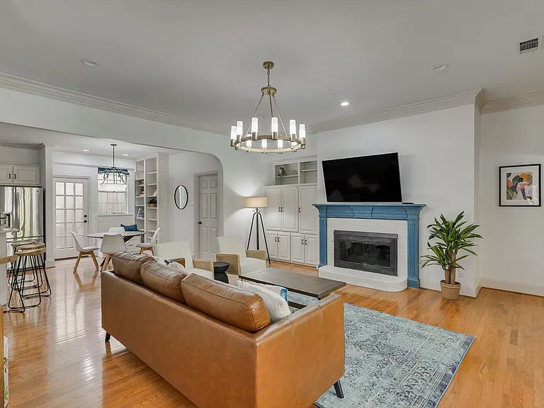 1811 Forest Meadow Ln — Photo 8