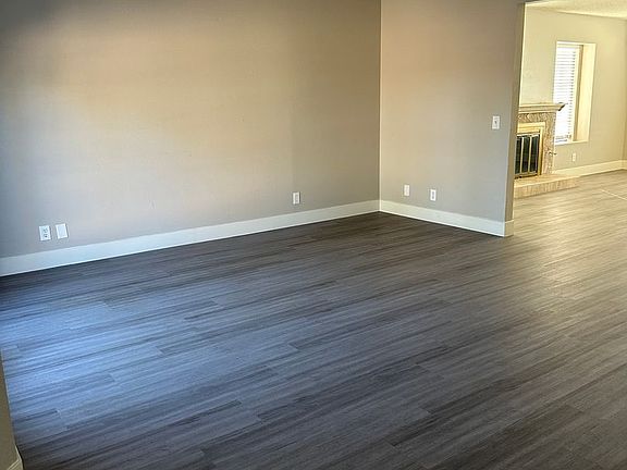 4th image of 126 Elegante Way