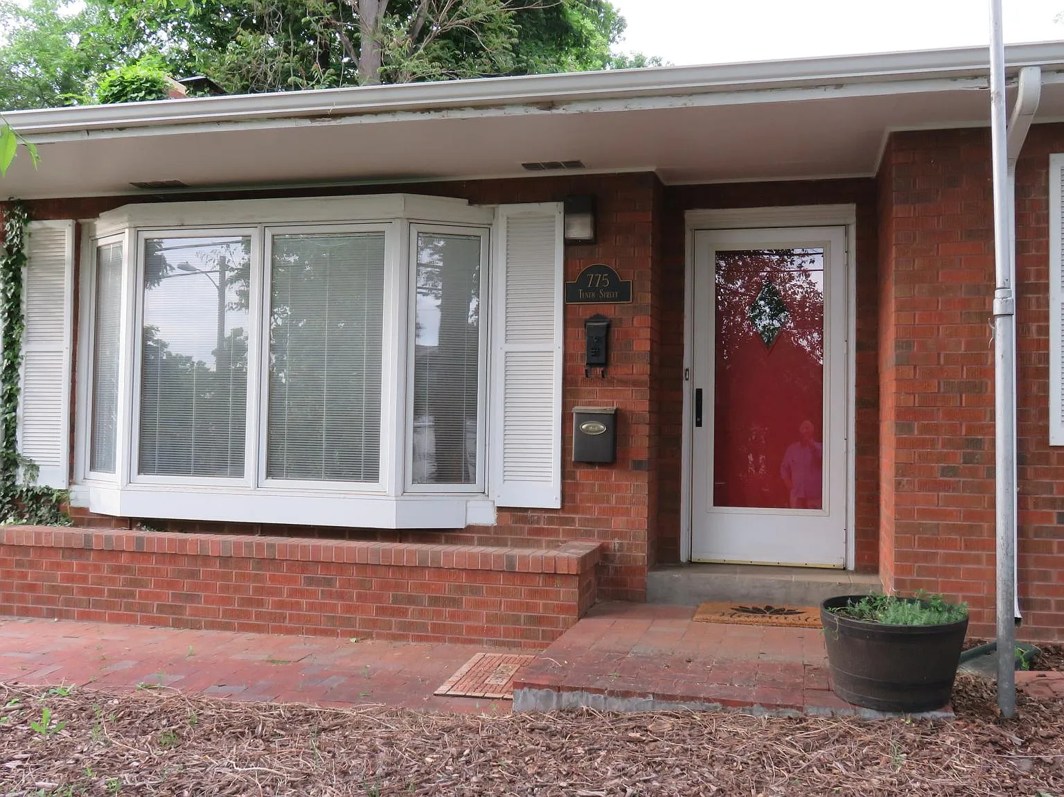 3 bed, 1550 sqft, $3,695 — Photo 2