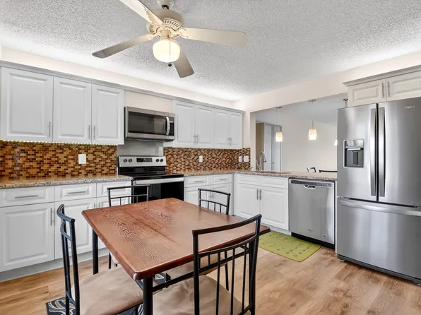 5785 Fairway Park Court #204, Boynton Beach, FL 33437