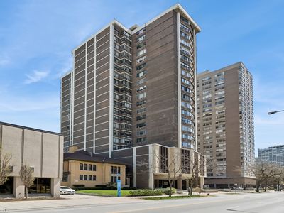 6325 N Sheridan Rd APT 904, Chicago, IL, 60660