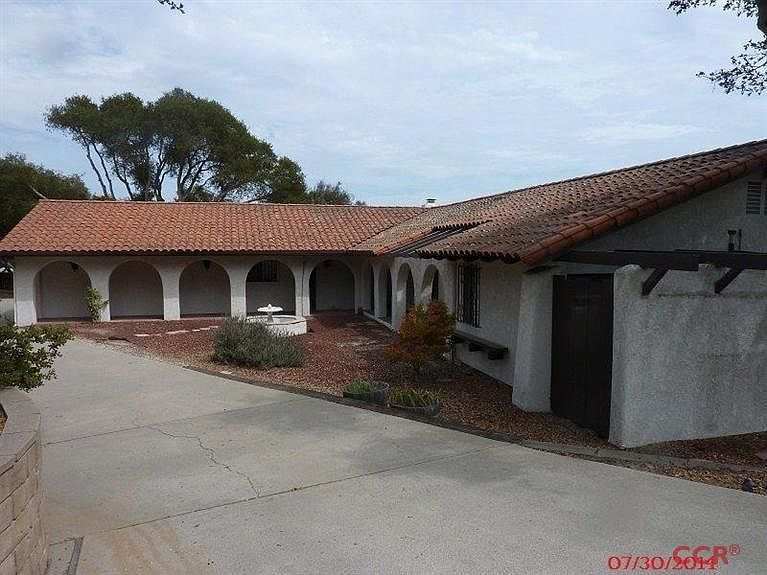 1st image of 1260 Mesa Oaks Ln