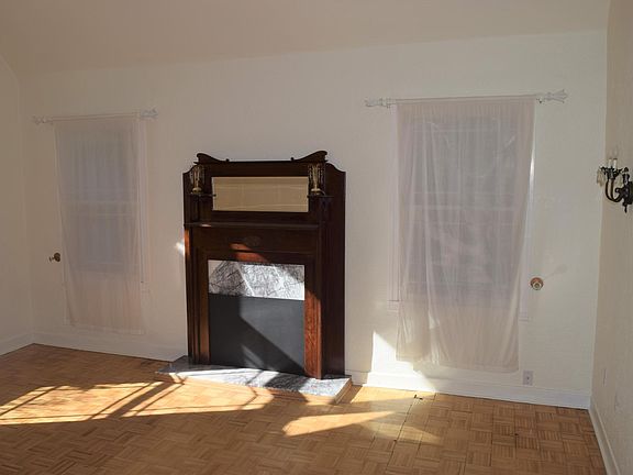 Living Room/fireplace