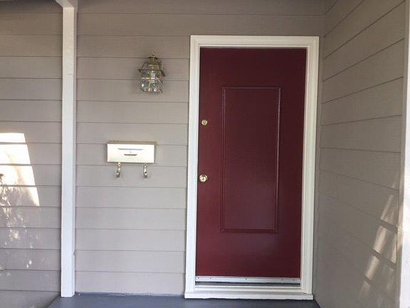 4th image of 891 Lois Ave