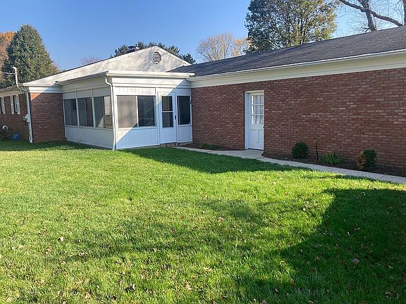 2nd image of 680 Olde Settler Pl