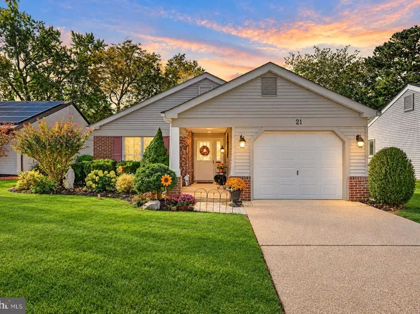 21 Dunstable Rd, Southampton, NJ 08088