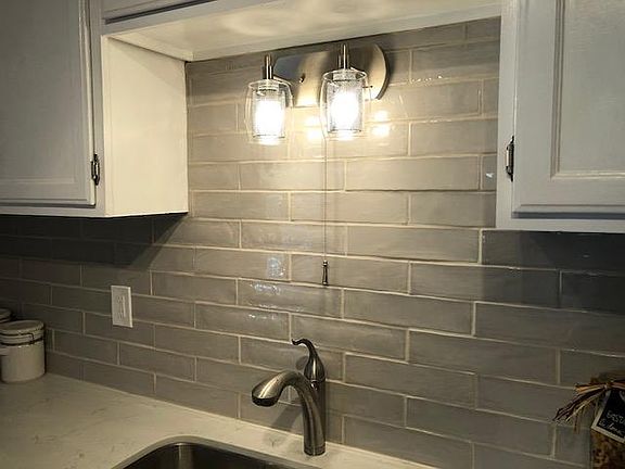 5th image of 555 W 500 N APT 3