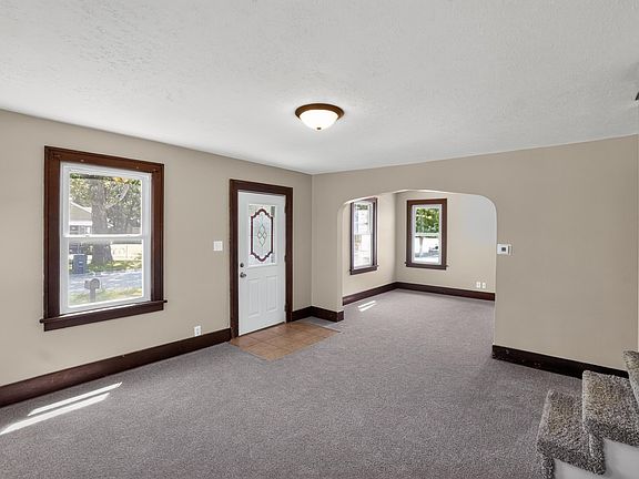 4th image of 2546 4th Ave