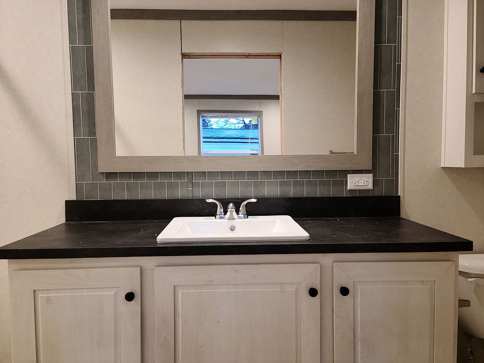 1st image of 413 Seneca Pl #115