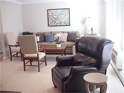 3rd image of 10 Oxford Ct APT 7912